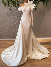 Laden Sie das Bild in den Galerie-Viewer, Vintage Wedding Dresses Bridal Gown Elegant