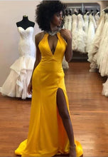 Laden Sie das Bild in den Galerie-Viewer, Yellow Prom Dresses Slit Side with Rhinestones