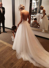Laden Sie das Bild in den Galerie-Viewer, Elegant Spaghetti Straps Court Train Wedding Dresses Bridal Gown
