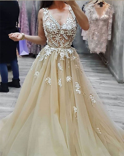 New Arrival V Neck Sweep Train Prom Dresses with Appliques