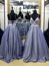 Carica l&#39;immagine nel visualizzatore di Gallery, Spaghetti Straps Long Prom Dresses with Appliques