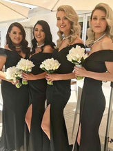 Charger l&#39;image dans la galerie, Off the Shoulder Black Split Side Long Bridesmaid Dresses for Wedding