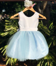 Laden Sie das Bild in den Galerie-Viewer, Sweet Knee Length Flower Girl Dresses with Bowknot