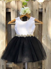 Load image into Gallery viewer, Crew Tulle Short Flower Girl Dresses Waist with Rhinstone