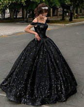 Laden Sie das Bild in den Galerie-Viewer, Off the Shoulder Ball Gown Black Prom Dresses for Women