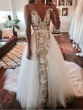 Laden Sie das Bild in den Galerie-Viewer, V Neck Wedding Dresses Bridal Gown with Detachable