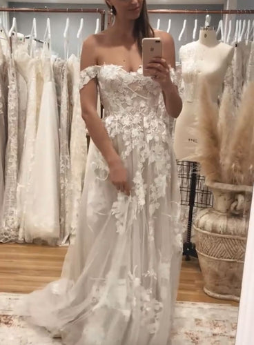 Off the Shoulder Wedding Dresses Bridal Gowns with Lace Appliques