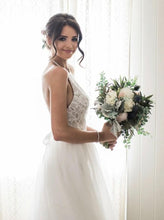 Load image into Gallery viewer, Elegant Halter Wedding Dresses Bridal Gowns with Lace