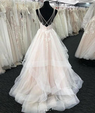 Load image into Gallery viewer, V Neck Tulle Wedding Dresses Bridal Gowns with Appliques