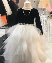 Charger l&#39;image dans la galerie, Floor Length Flower Girl Dresses with Sleeves