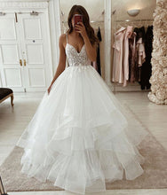 Load image into Gallery viewer, Spagehtti Straps Ball Gown Wedding Dresses Bridal Gown with Appliques Lace