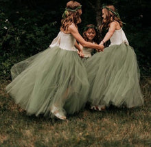 Carica l&#39;immagine nel visualizzatore di Gallery, Straps Sage Green Flower Girl Dresses for Wedding Party