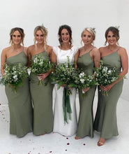 Laden Sie das Bild in den Galerie-Viewer, One Shoulder Olive Green Bridesmaid Dresses Long