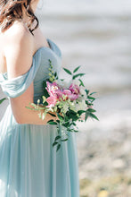 Laden Sie das Bild in den Galerie-Viewer, Off the Shoulder Bridesmaid Dresses Under 100 Chiffon