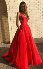 Laden Sie das Bild in den Galerie-Viewer, V Neck Prom Dresses Under 100 with Pockets