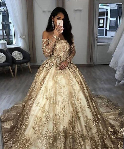 Luxurious Bateau Prom Dresses Evening Gown with Gold Appliques Lace