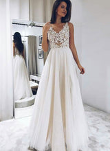 Laden Sie das Bild in den Galerie-Viewer, V Neck Long Prom Dresses with Appliques for Women