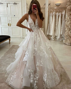 V Neck Tulle Wedding Dresses Bridal Gown with Appliques