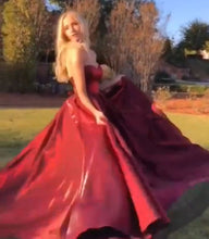 Cargar imagen en el visor de la galería, Strapless Burgundy Prom Dresses