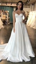 Carica l&#39;immagine nel visualizzatore di Gallery, Spaghetti Straps Wedding Dresses Bridal Gown with Bowknot