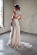 Laden Sie das Bild in den Galerie-Viewer, Two Piece Wedding Dresses Bridal Gown for Wedding