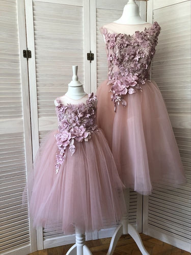 Elegant Floor Length Flower Girl Dresses with Handmade Flowers