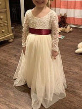 Cargar imagen en el visor de la galería, Ivory Floor Length Flower Girl Dresses with Sash