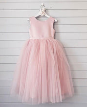 Laden Sie das Bild in den Galerie-Viewer, Pink Floor Length Flower Girl Dresses Under 100