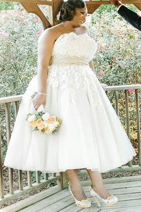 Tea Length Wedding Dresses Bridal Gown with Appliques