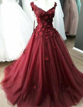 Laden Sie das Bild in den Galerie-Viewer, V Neck Prom Dresses Princess Dress with 3D Flowers