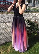 Laden Sie das Bild in den Galerie-Viewer, V Neck Gradient Prom Dresses Floor Length