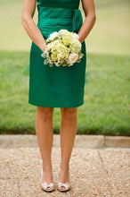 Charger l&#39;image dans la galerie, Strapless Green Knee Length Bridesmaid Dresses under 100