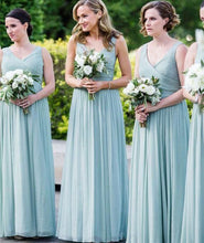 Laden Sie das Bild in den Galerie-Viewer, V Neck Chiffon Long Bridesmaid Dresses for Wedding Party