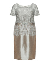 Charger l&#39;image dans la galerie, Plus Size Mother of the Bride Dresses with Short Sleeves