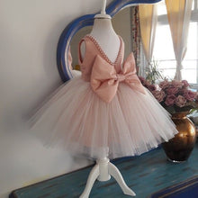 Carica l&#39;immagine nel visualizzatore di Gallery, Sweet Flower Girl Dresses with Pearls Tea Length Birthday Gown