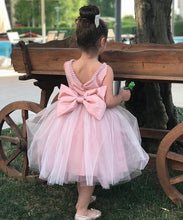 Carica l&#39;immagine nel visualizzatore di Gallery, Sweet Flower Girl Dresses with Pearls Tea Length Birthday Gown