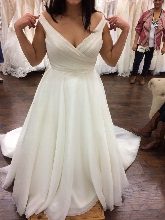 Plus Size V Neck Wedding Dresses Bridal Gown