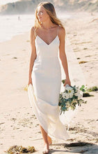 Carica l&#39;immagine nel visualizzatore di Gallery, Spaghetti Straps Sheath Long Wedding Dresses Bridal Gown