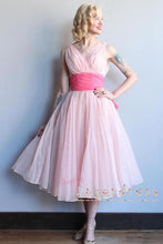 Carica l&#39;immagine nel visualizzatore di Gallery, Vintage Pale Pink Tea Length Prom Dresses Party Gown