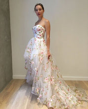 Laden Sie das Bild in den Galerie-Viewer, Sweetheart Floral Wedding Dresses Garden Bridal Gown