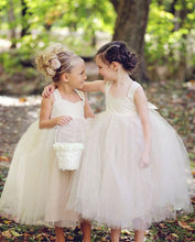 Charger l&#39;image dans la galerie, Straps Ball Gown Tea Length Flower Girl Dresses