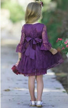 Cargar imagen en el visor de la galería, Purple Short Lace Flower Girl Dresses with Sleeves