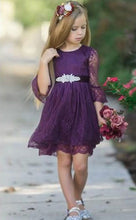 Cargar imagen en el visor de la galería, Purple Short Lace Flower Girl Dresses with Sleeves