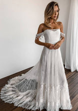 Laden Sie das Bild in den Galerie-Viewer, Off the Shoulder Boho Lace Wedding Dresses Bridal Gowns
