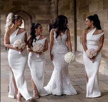 Laden Sie das Bild in den Galerie-Viewer, Mermaid Slit Side White Bridesmaid Dresses for Wedding