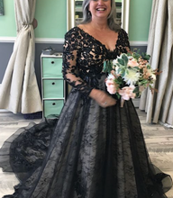 Laden Sie das Bild in den Galerie-Viewer, V Neck Wedding Dresses Bridal Gown Lace Black