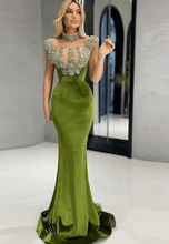 Charger l&#39;image dans la galerie, Apple Green Prom Dresses with Rhinestones Velvet