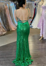 Load image into Gallery viewer, Green Backless Prom Dresses with Appliques