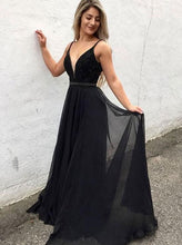 Charger l&#39;image dans la galerie, Spaghetti Straps V Neck Black Long Prom Dresses with Beaded