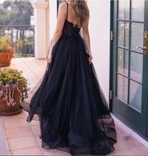 Charger l&#39;image dans la galerie, Spaghetti Straps Black Prom Dresses Slit Side with Corset